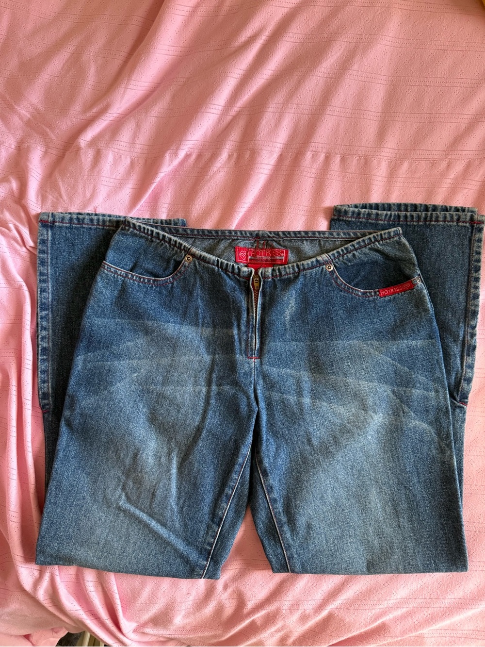 Vintage Denim Capris with Contrast Stitching